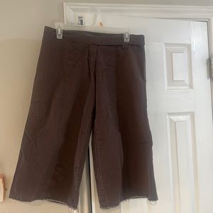 These are Volcom size 5 capris and were my favorite. Very comfortable and cute